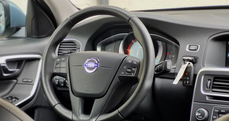 Volvo V60 cena 63500 przebieg: 129000, rok produkcji 2017 z Aleksandrów Łódzki małe 529